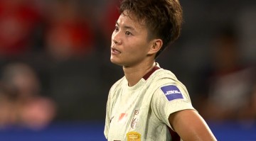 皇冠官方网站-中国女足半场领先！媒体人热议：实在没法夸，没王霜能赢都难说