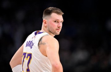 皇冠娱乐-生涯第29次！差4次超哈登：他发力要抢MVP！